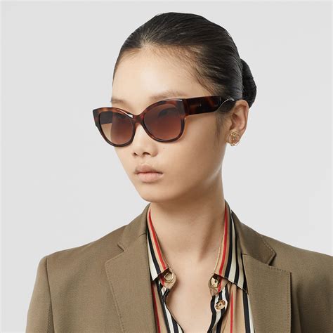 oculos de sol feminino burberry borboleta|Burberry Limited.